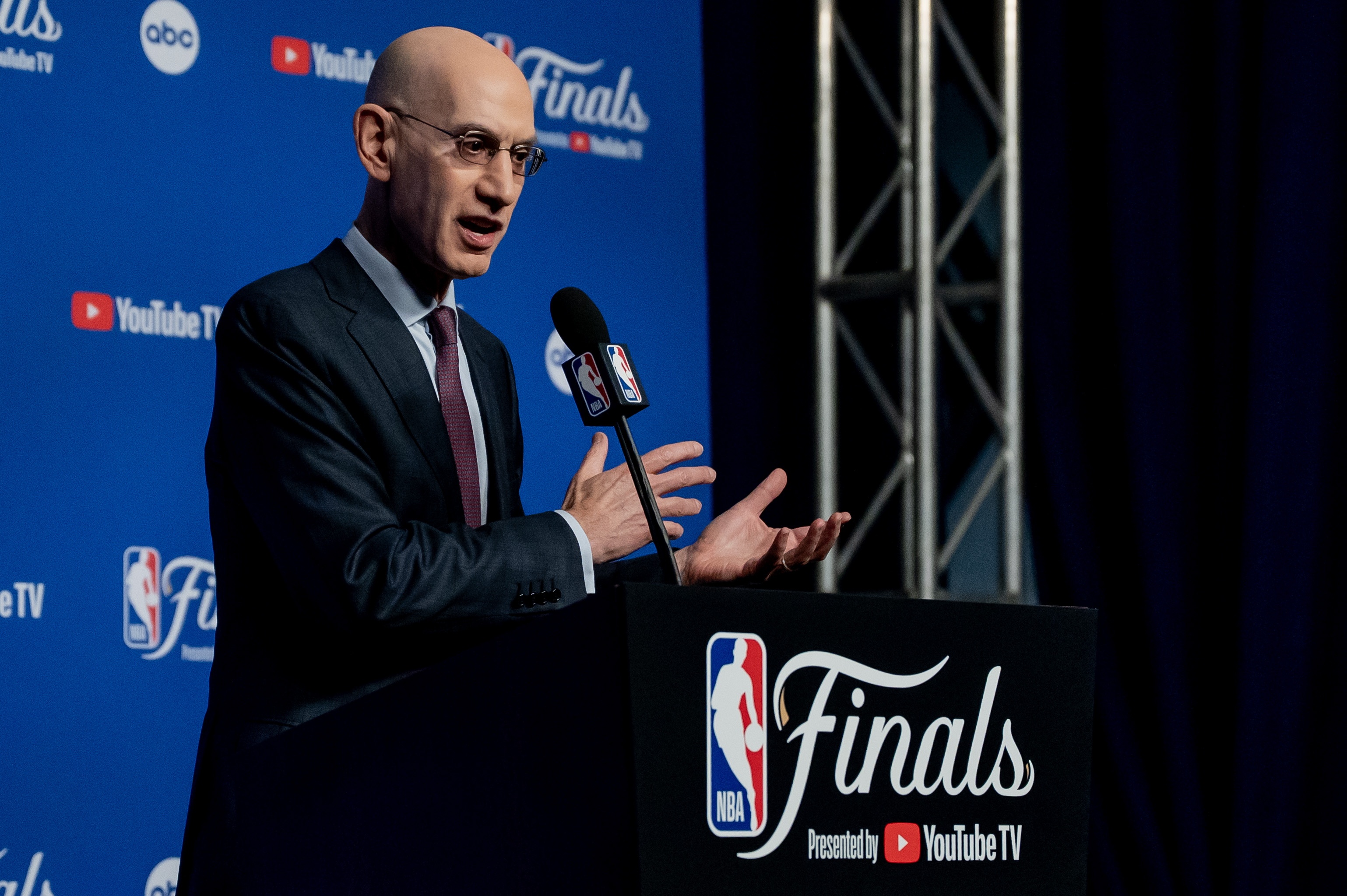 乐鱼体育入口-赛季报销谁最惨？火箭连失两大将 ACL重灾区 巴特勒遗憾比尔唏嘘