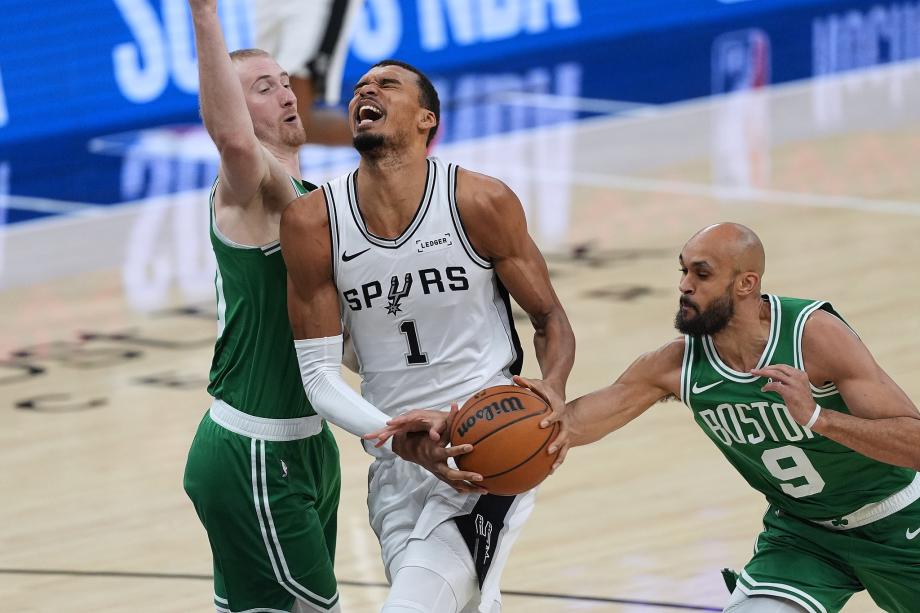 乐鱼体育-文班亚马39+11怀特34+7 马刺力克凯尔特人取5连胜