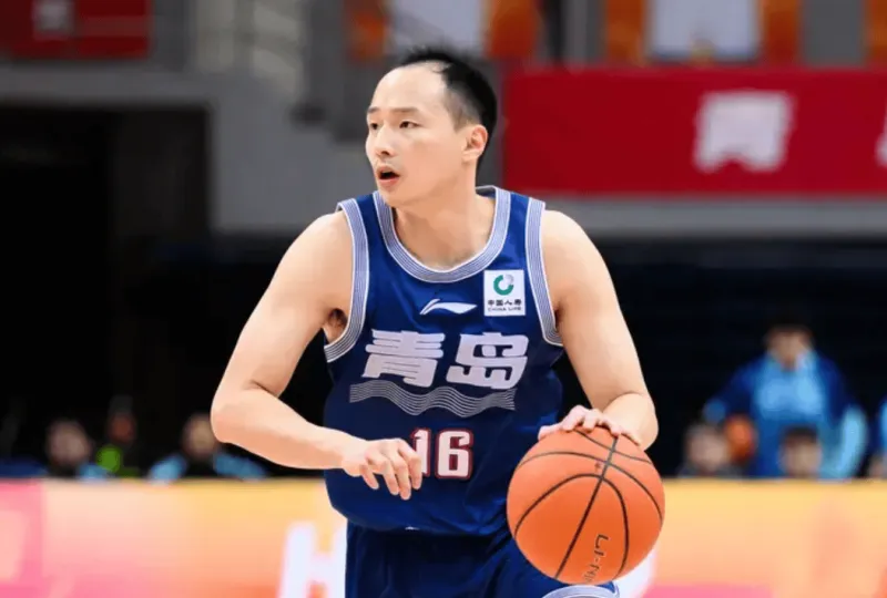 乐鱼体育官方网站-队记：球迷不满顶薪球员王奕博表现，但赛季末段应对他宽容